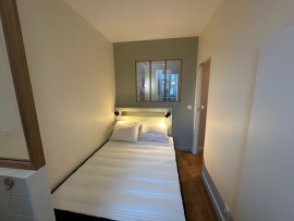 Location
Charmant 1 chambre & 1 salon refait à neuf – Ascenseur, proche métro Porte de Champerret (loyer tout inclus)