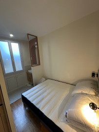 Location
Charmant 1 chambre & 1 salon refait à neuf – Ascenseur, proche métro Porte de Champerret (loyer tout inclus)
