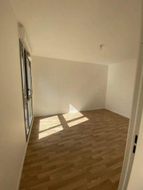 
                                                                                        Location
                                                                                         Charmant 2 pièces, résidence sécurisée