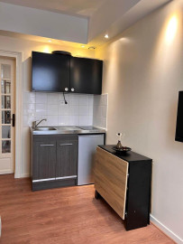 
                                                                                        Location
                                                                                         Charmant 2P meublé 21m² près de l’hôpital Bichat