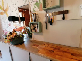 
                                                                                        Location
                                                                                         Charmant appartement avec espace extérieur (loyer tout inclus)