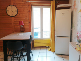 
                                                                                        Location
                                                                                         Charmant appartement avec espace extérieur (loyer tout inclus)
