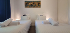 
                                                                                        Location
                                                                                         Charmant appartement avec piscine chauffée