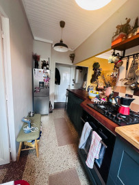 
                                                                                        Location
                                                                                         Charmant appartement avec toit-terrasse à Montreuil  ChatGPT a dit : ChatGPT (loyer tout inclus)