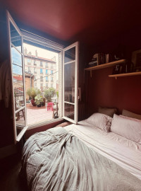 
                                                                                        Location
                                                                                         Charmant appartement avec toit-terrasse à Montreuil  ChatGPT a dit : ChatGPT (loyer tout inclus)