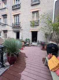 
                                                                                        Location
                                                                                         Charmant appartement avec toit-terrasse à Montreuil  ChatGPT a dit : ChatGPT (loyer tout inclus)