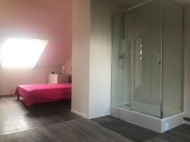
                                                                                        Location
                                                                                         Charmant appartement baigné de soleil