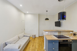 Location
Charmant appartement de 36m² entièrement rénové dans un quartier bien desservi (loyer tout inclus)