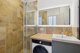 Location
Charmant appartement de 36m² entièrement rénové dans un quartier bien desservi (loyer tout inclus)