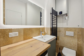 Location
Charmant appartement de 36m² entièrement rénové dans un quartier bien desservi (loyer tout inclus)