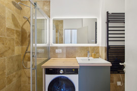 Location
Charmant appartement de 36m² entièrement rénové dans un quartier bien desservi (loyer tout inclus)