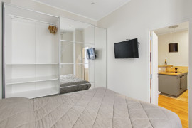 Location
Charmant appartement de 36m² entièrement rénové dans un quartier bien desservi (loyer tout inclus)