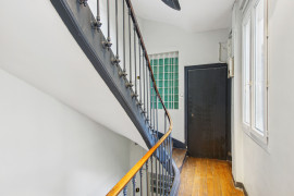 Location
Charmant appartement de 36m² entièrement rénové dans un quartier bien desservi (loyer tout inclus)