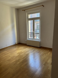 
                                                                                        Location
                                                                                         Charmant appartement F3 , proche de place St Marc