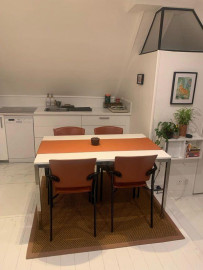 
                                                                                        Location
                                                                                         Charmant appartement meublé – Vue dégagée