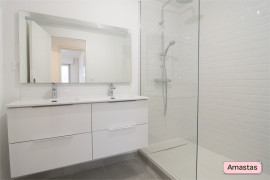 
                                                                                        Location
                                                                                         Charmant appartement rénové de 3 pièces proches commerces écoles et axes routiers