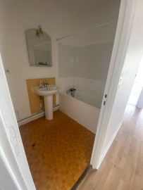 
                                                                                        Location
                                                                                         Charmant et lumineux appartement