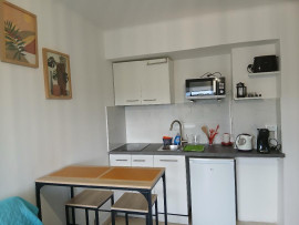 
                                                                                        Location
                                                                                         Charmant et lumineux studio