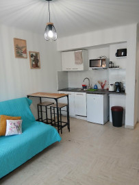 
                                                                                        Location
                                                                                         Charmant et lumineux studio