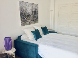 Location
Charmant grand 2 pièces 65m2 center5 min de la plage 1 chambre séparée (loyer tout inclus)