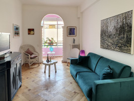 Location
Charmant grand 2 pièces 65m2 center5 min de la plage 1 chambre séparée (loyer tout inclus)