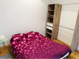 
                                                                                        Location
                                                                                         Charmant, parquet, belle hauteur sous plafond