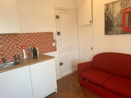 
                                                                                        Location
                                                                                         Charmant studio 13m² meublé et refait à neuf
