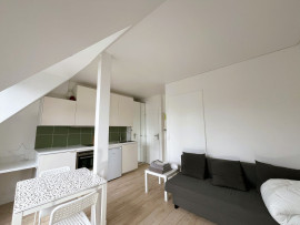 Location
Charmant Studio avec Vue sur la Tour Eiffel à La Muette, Paris 16ème (loyer tout inclus)