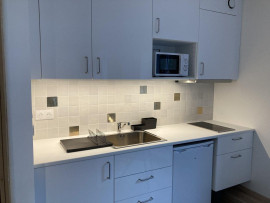 
                                                                                        Location
                                                                                         Charmant studio meublé de 20m² sans vis-à-vis