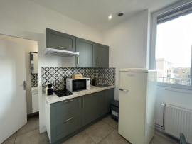 
                                                                                        Location
                                                                                         Charmant T2 meublé et rénové – 28 m²