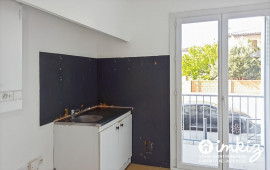 Vente
                                                                                Charmant T4 traversant balcons, cave, au calme