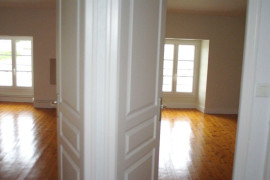 
                                                                                        Location
                                                                                         Charmante maison de village