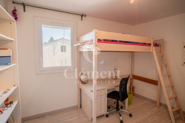 
                                                                                        Vente
                                                                                         Charmante maison de village, cours privatives