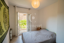 
                                                                                        Vente
                                                                                         Charmante maison de village, cours privatives