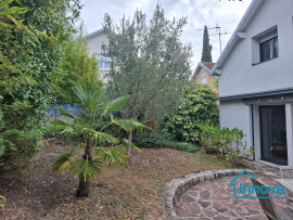 
                                                                                        Vente
                                                                                         Charmante maison familiale à proximité du centre-ville