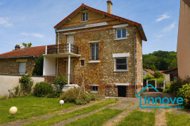 
                                                                                        Vente
                                                                                         Charmante maison meulières Les Ursines Vélizy