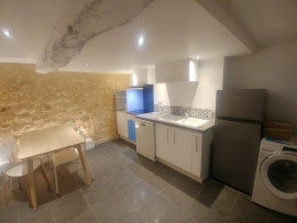 
                                                                                        Vente
                                                                                         CHARME & RENTABILITÉ – MAISON DE VILLE EN PIERRE RÉNOVÉE - 93280€