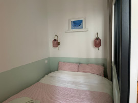 
                                                                                        Location
                                                                                         Charment apprt (loyer tout inclus)