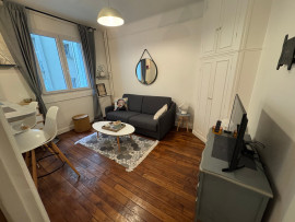 Location
Charming renovated studio in the 16th arrondissement - sought-after, quiet area with good transport links (loyer tout inclus)