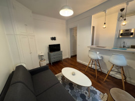 Location
Charming renovated studio in the 16th arrondissement - sought-after, quiet area with good transport links (loyer tout inclus)