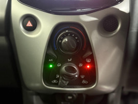 
                                                                                        Voiture
                                                                                         Citroen C1 1.0 VTi Feel Hatchback 3dr Petrol Manual Euro 5 (Euro 5) (68 ps)