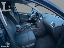 
                                                                                        Voiture
                                                                                         CITROEN C4 - 1.6 HDi 92 CV CONFORT