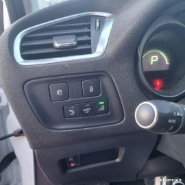 Voiture
Citroën C4 II (NC_) 1.6 BlueHDi 120 (120Cv)