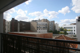 
                                                                                        Location
                                                                                         Clichy, entrée de ville, très lumineux et calme.