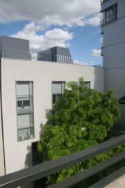 
                                                                                        Location
                                                                                         Clichy, entrée de ville, très lumineux et calme.