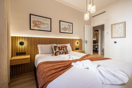 
                                                                                        Location
                                                                                         Cocon de 2 chambres situé Place Massena