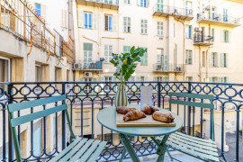 
                                                                                        Location
                                                                                         Cocon de 2 chambres situé Place Massena