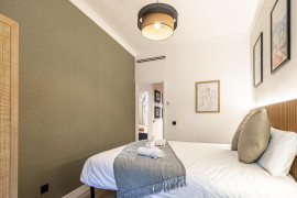 
                                                                                        Location
                                                                                         Cocon de 2 chambres situé Place Massena