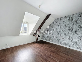 
                                                                                        Location
                                                                                          COEUR CENTRE VILLE