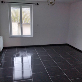 
                                                                                        Location
                                                                                         Coin calme